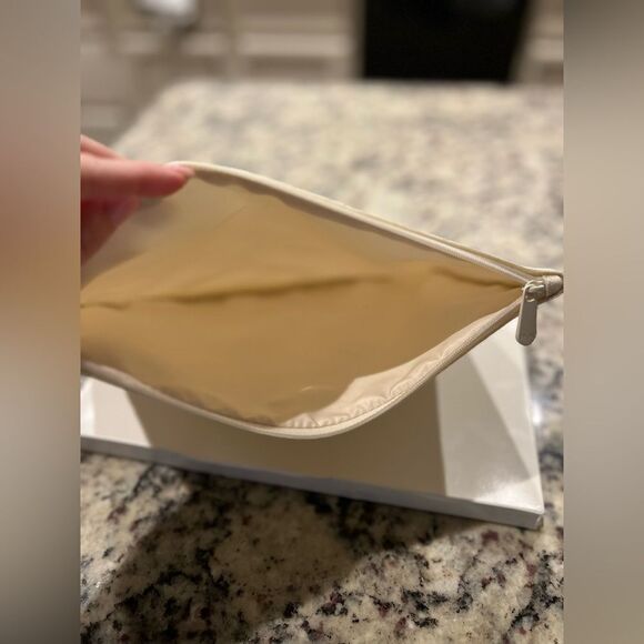 CHRISTIAN DIOR CREAM SOFT SPRING FLOWER 2024 CLUTCH BAG Limited Edition - Picture 8 of 9